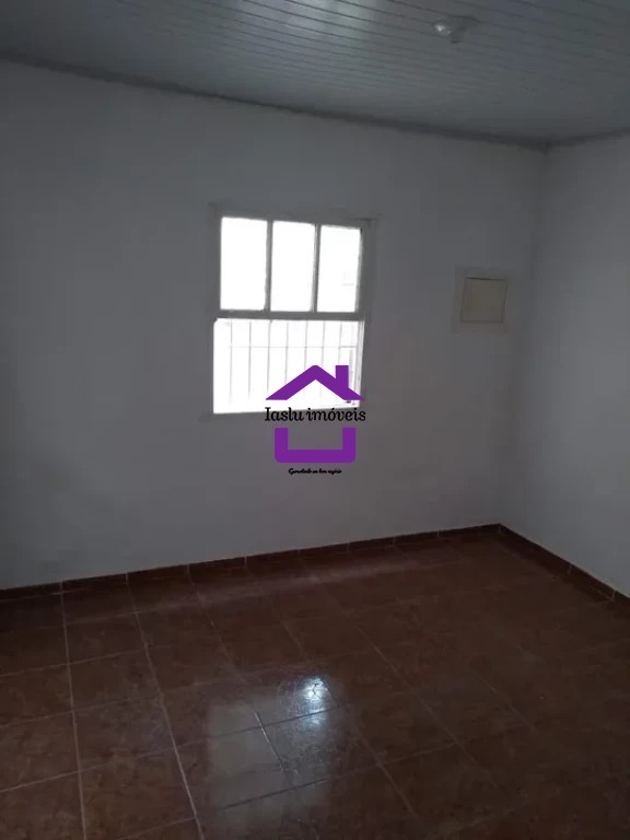 Casa à venda com 1 quarto, 230m² - Foto 3