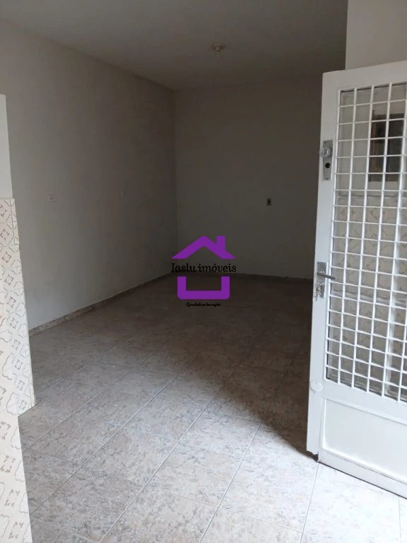 Casa para alugar com 2 quartos, 100m² - Foto 3