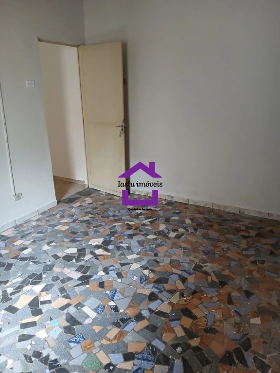 Casa para alugar com 2 quartos, 100m² - Foto 8