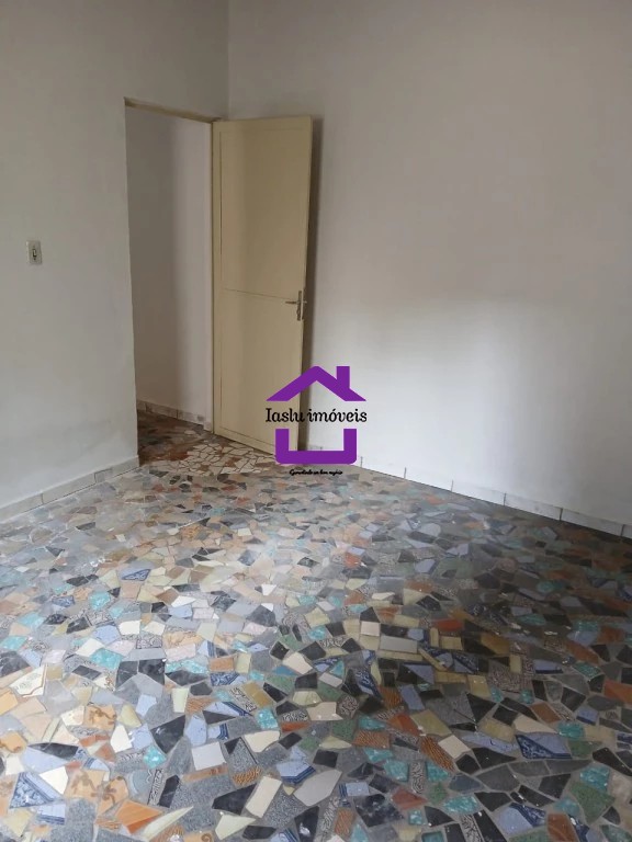 Casa para alugar com 2 quartos, 100m² - Foto 11