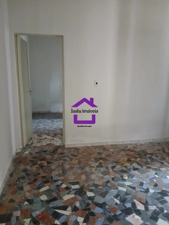 Casa para alugar com 2 quartos, 100m² - Foto 14