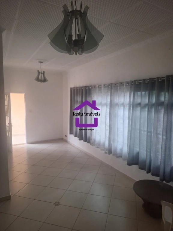 Casa para alugar com 3 quartos, 300m² - Foto 8