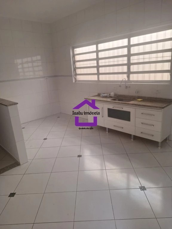 Casa para alugar com 3 quartos, 300m² - Foto 18