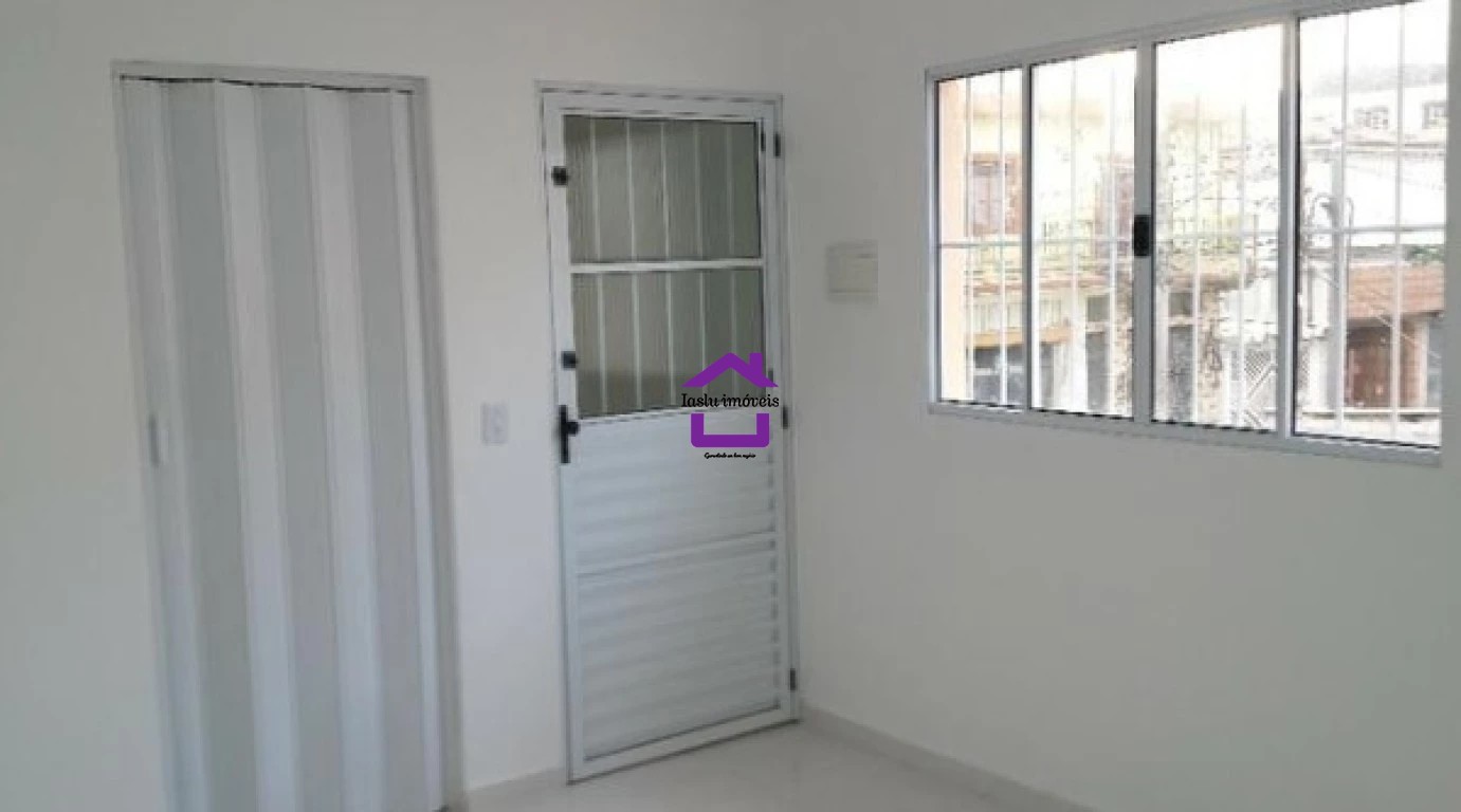 Casa para alugar com 3 quartos, 78m² - Foto 1