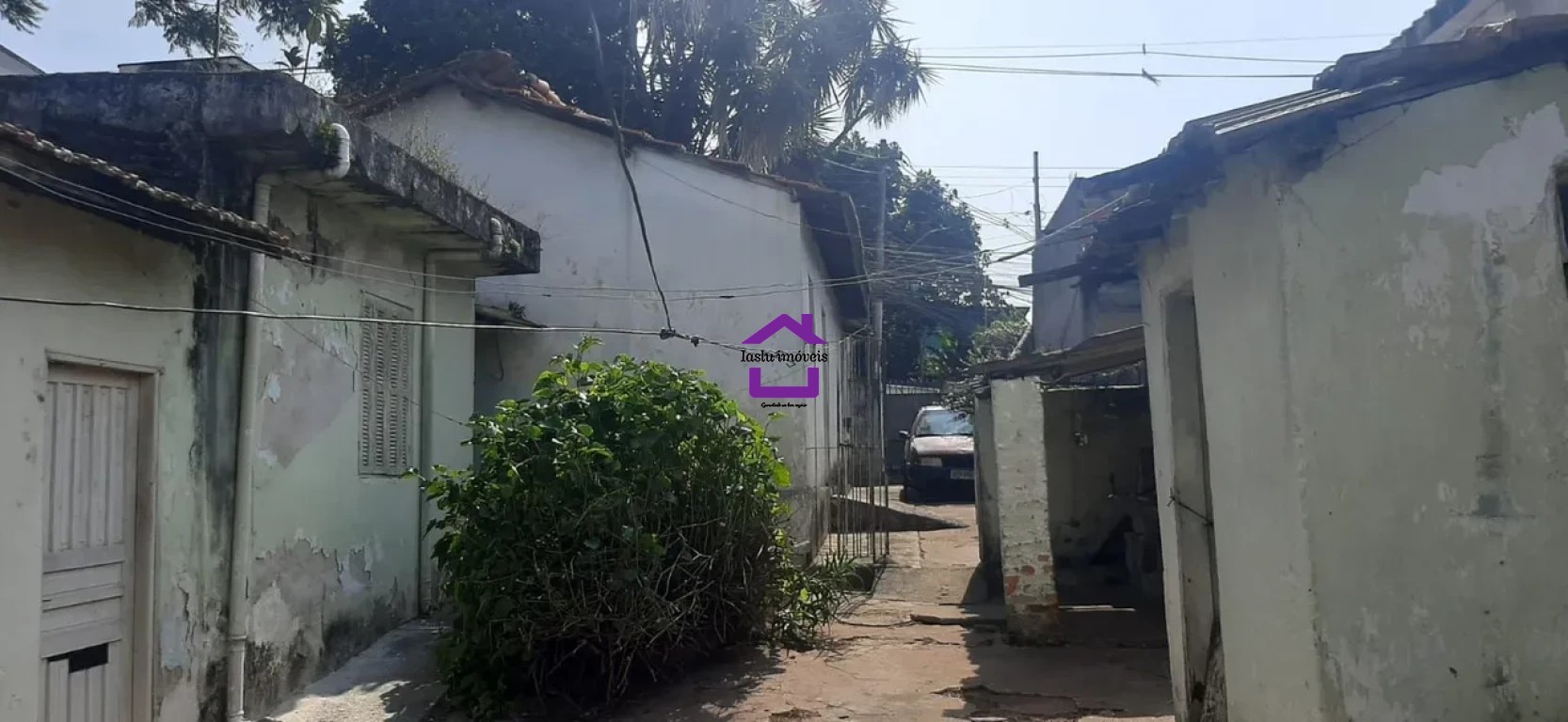 Casa à venda com 4 quartos, 250m² - Foto 2