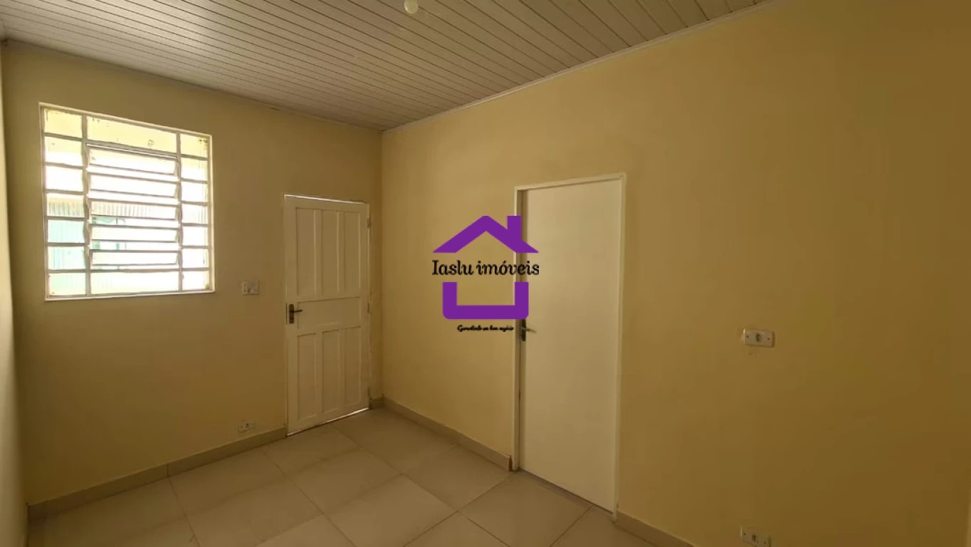 Casa para alugar com 2 quartos, 50m² - Foto 4
