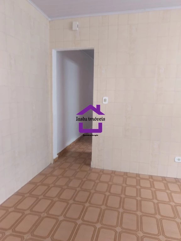 Casa para alugar com 2 quartos, 80m² - Foto 12