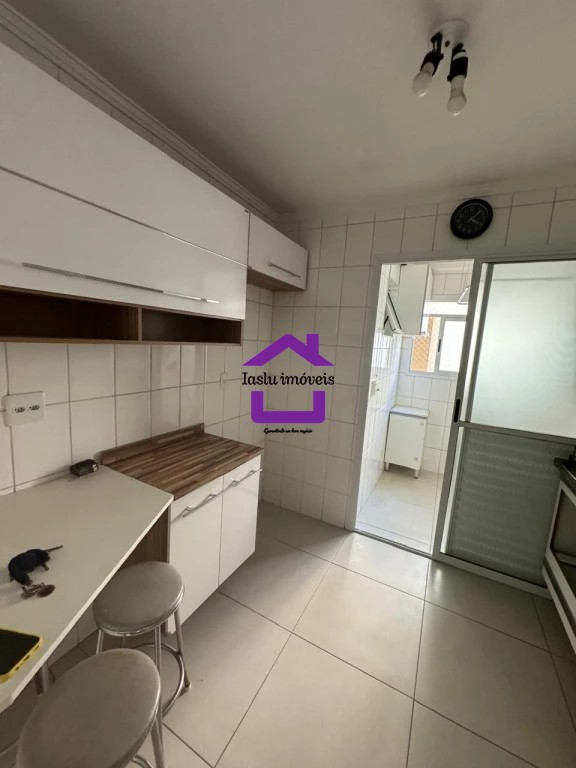 Apartamento para alugar com 3 quartos, 76m² - Foto 3