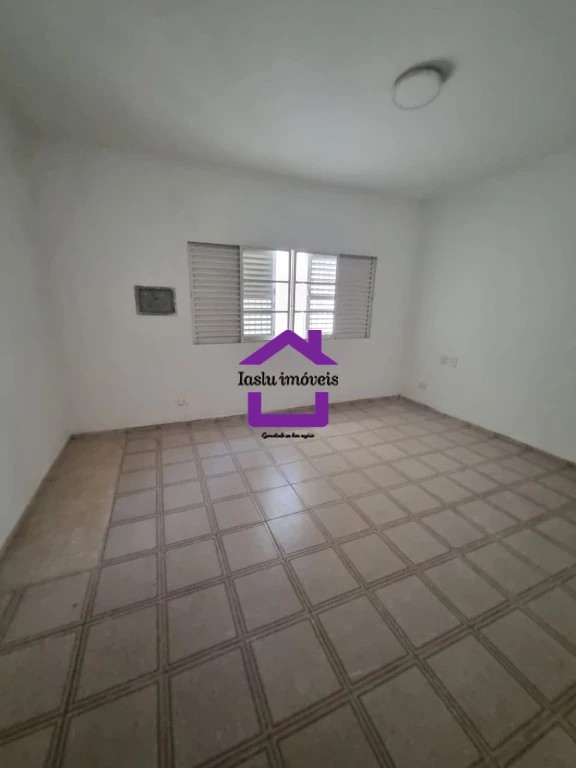 Casa para alugar com 3 quartos, 270m² - Foto 8