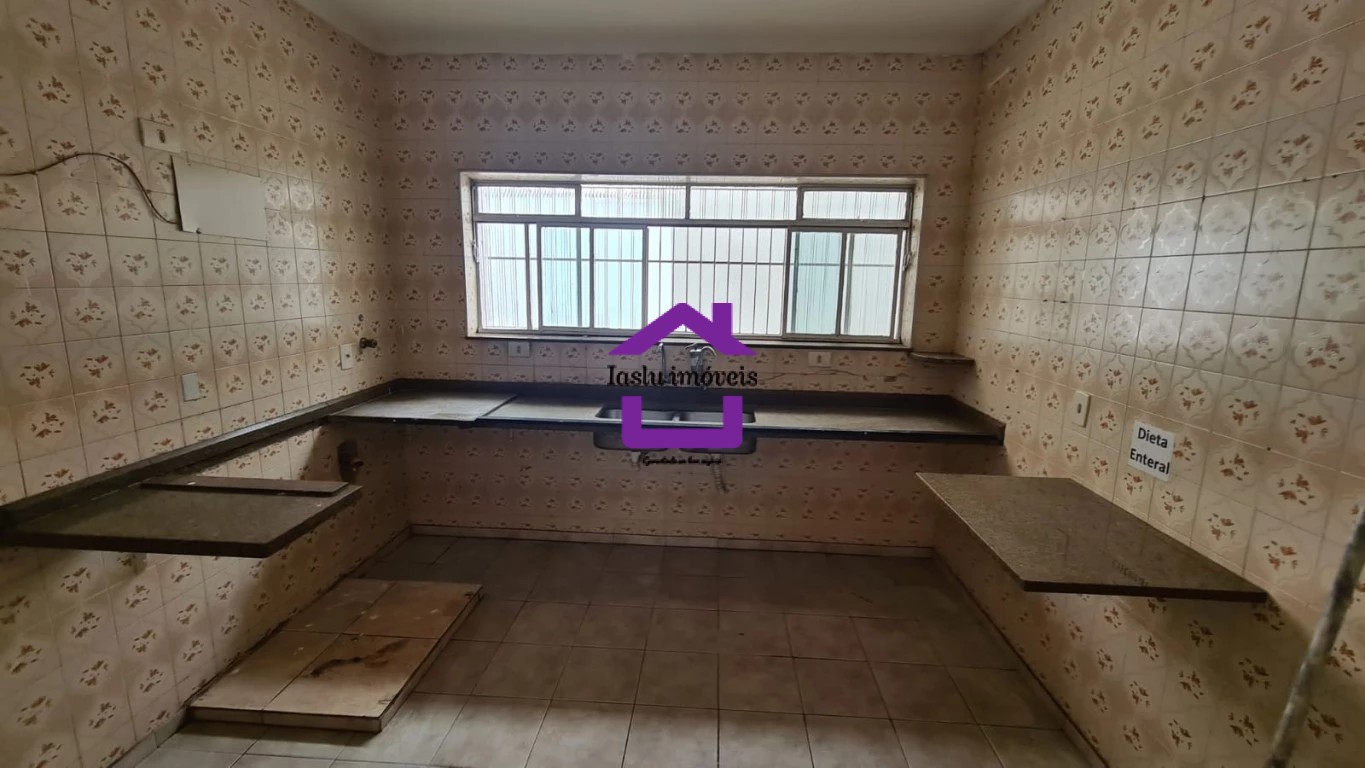 Casa para alugar com 3 quartos, 270m² - Foto 33