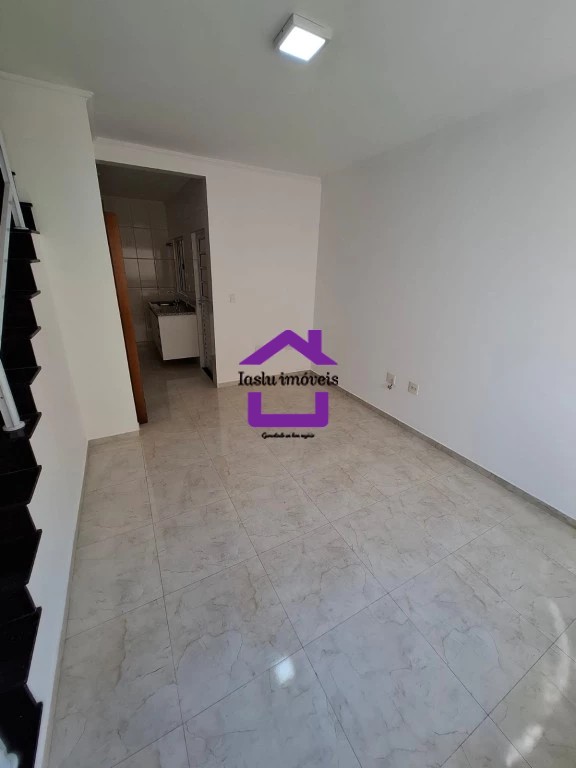 Casa de Condomínio para alugar com 2 quartos, 67m² - Foto 1