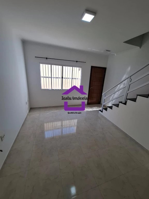 Casa de Condomínio para alugar com 2 quartos, 67m² - Foto 2