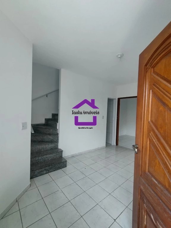 Sobrado para alugar com 2 quartos, 75m² - Foto 1