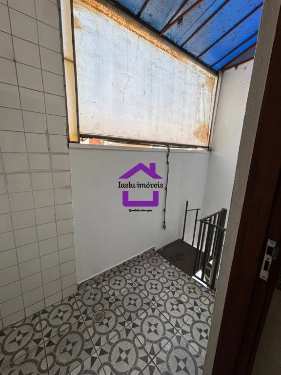 Casa de Condomínio para alugar com 2 quartos, 101m² - Foto 9