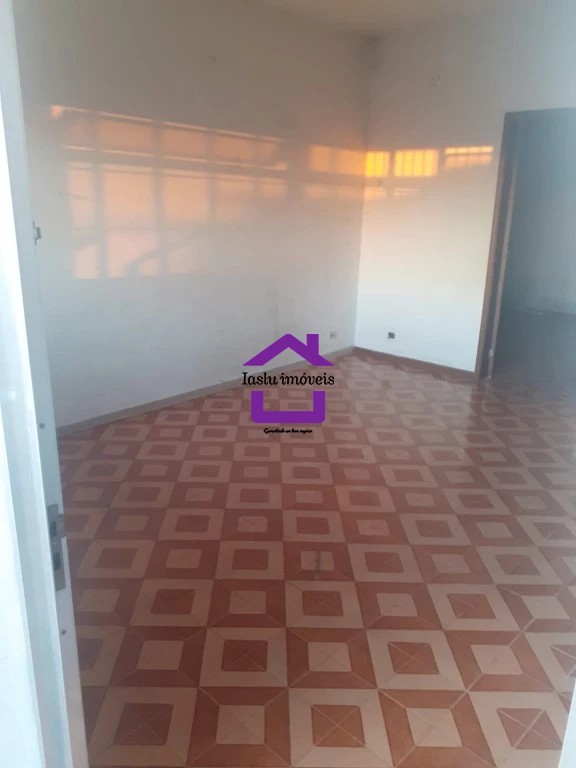 Casa para alugar com 2 quartos, 50m² - Foto 4