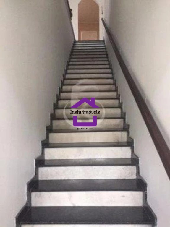 Casa à venda com 3 quartos, 224m² - Foto 8