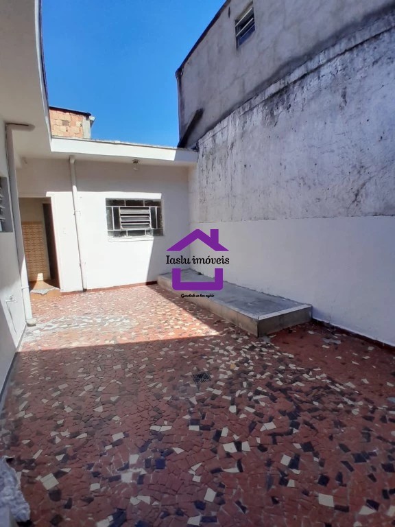 Casa à venda e aluguel com 2 quartos, 140m² - Foto 9