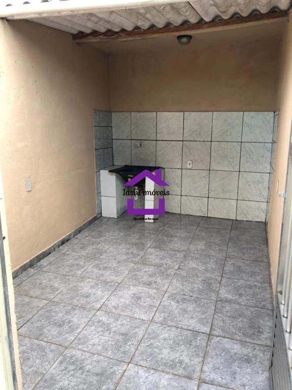 Casa para alugar com 2 quartos, 50m² - Foto 3