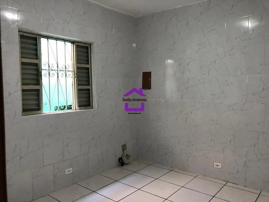 Casa para alugar com 2 quartos, 50m² - Foto 11