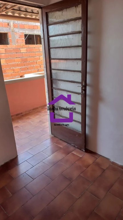 Casa para alugar com 1 quarto, 60m² - Foto 1
