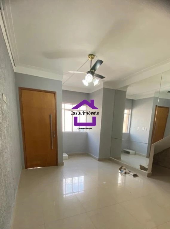 Casa para alugar com 2 quartos, 70m² - Foto 1