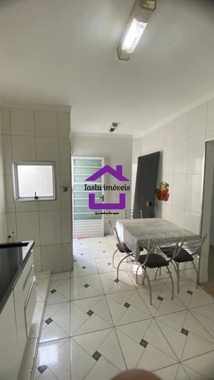 Casa para alugar com 2 quartos, 70m² - Foto 8