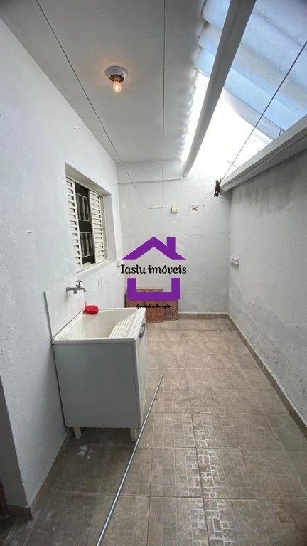 Casa para alugar com 2 quartos, 70m² - Foto 26