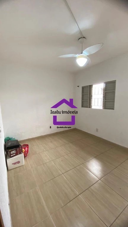 Casa para alugar com 2 quartos, 70m² - Foto 21