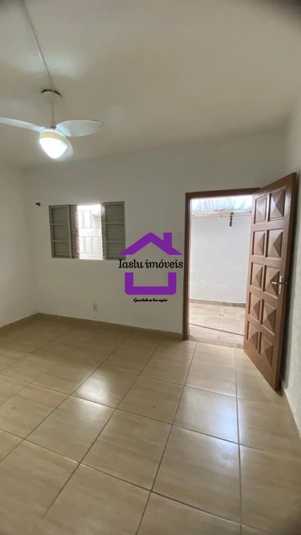 Casa para alugar com 2 quartos, 70m² - Foto 24