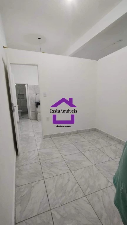 Casa para alugar com 2 quartos, 40m² - Foto 9