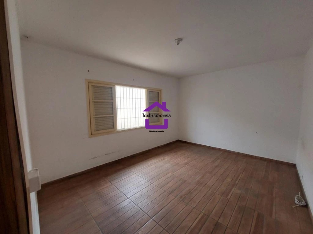 Casa para alugar com 5 quartos, 220m² - Foto 8