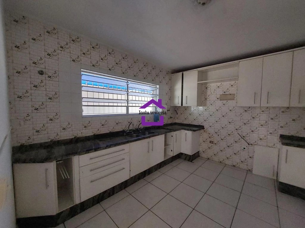 Casa para alugar com 5 quartos, 220m² - Foto 13