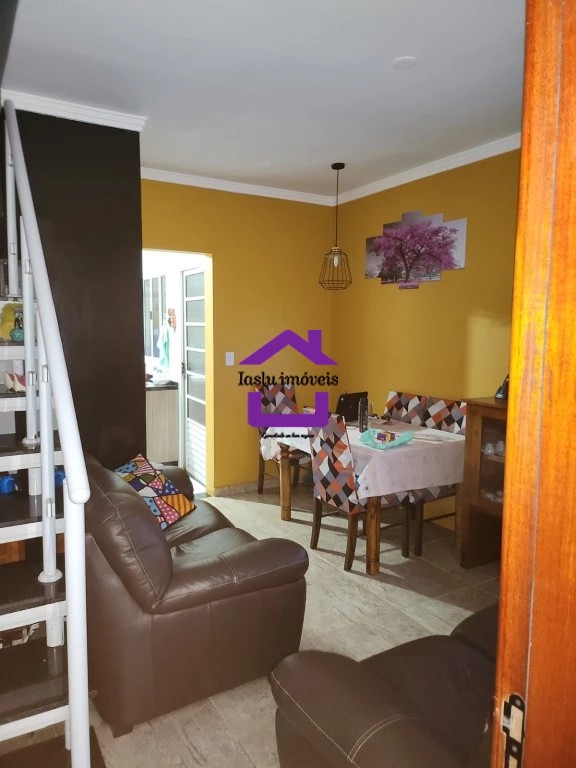 Casa de Condomínio à venda com 2 quartos, 56m² - Foto 1
