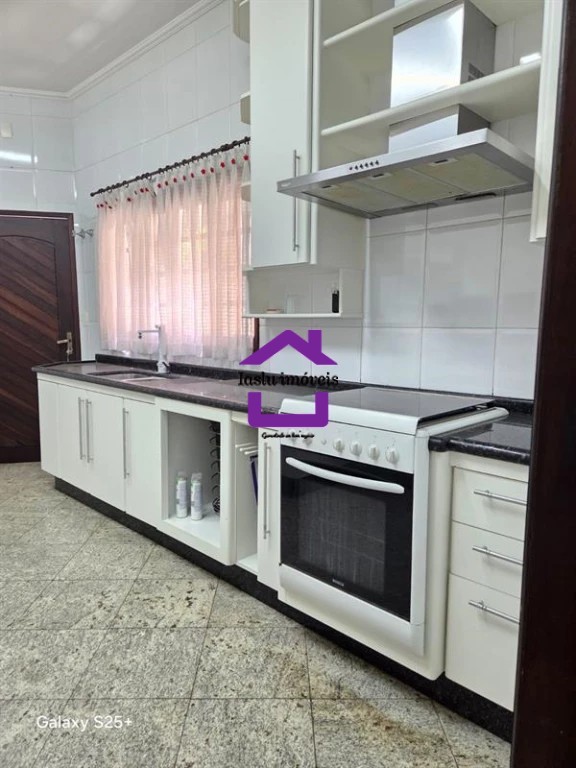Sobrado à venda com 3 quartos, 303m² - Foto 10