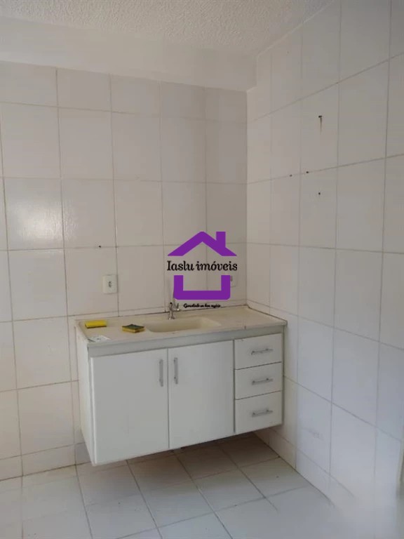 Apartamento à venda com 2 quartos, 42m² - Foto 2