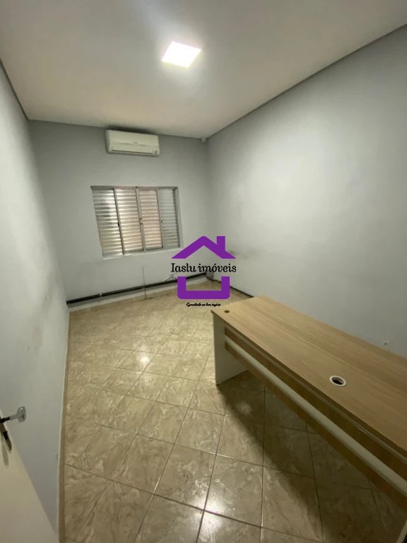 Casa para alugar com 3 quartos, 200m² - Foto 11
