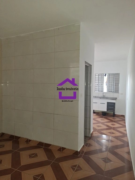 Casa para alugar com 1 quarto, 40m² - Foto 13