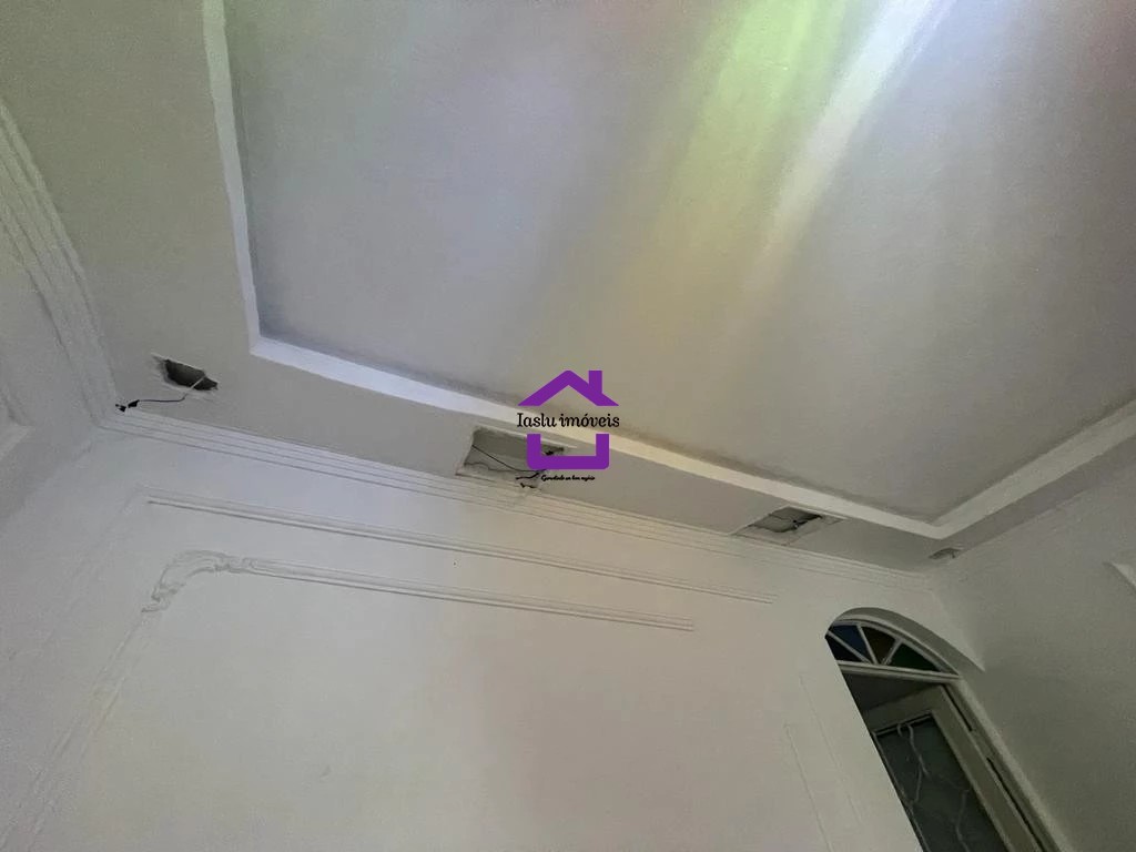 Casa à venda com 4 quartos, 140m² - Foto 3