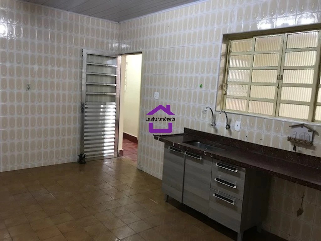 Casa para alugar com 2 quartos, 160m² - Foto 5