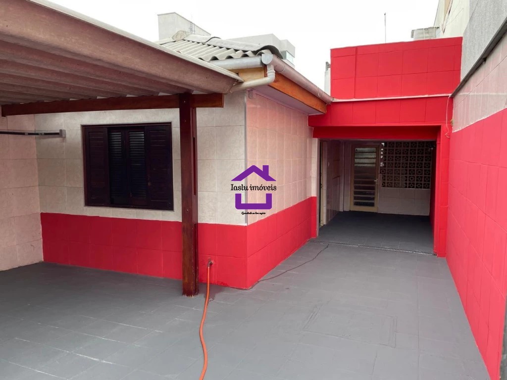 Casa para alugar com 2 quartos, 160m² - Foto 1