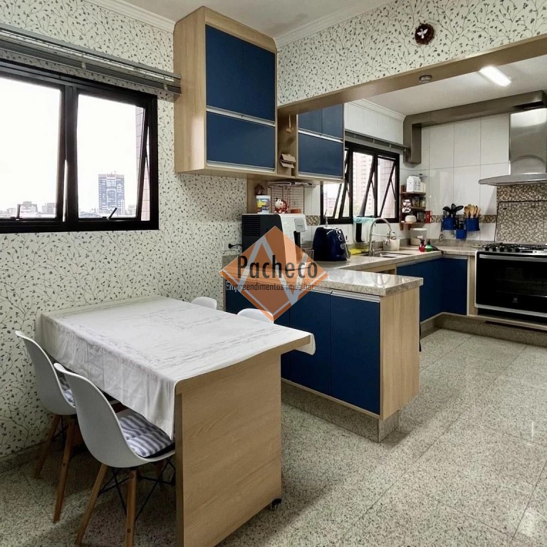 Apartamento à venda com 3 quartos, 190m² - Foto 11