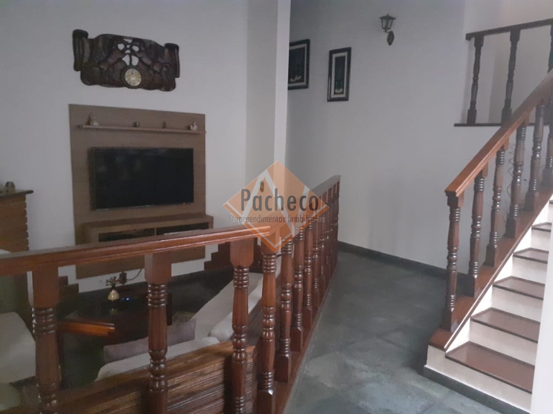 Casa à venda com 4 quartos, 250m² - Foto 12