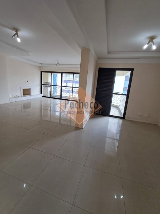 Apartamento à venda com 3 quartos, 151m² - Foto 2