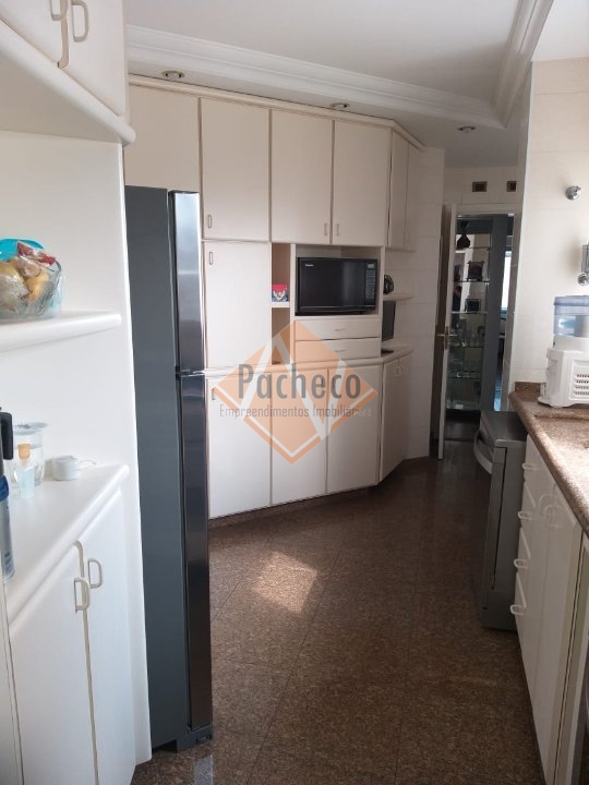 Apartamento à venda com 3 quartos, 138m² - Foto 16