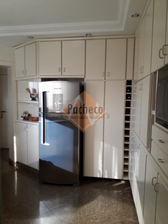 Apartamento à venda com 3 quartos, 138m² - Foto 18