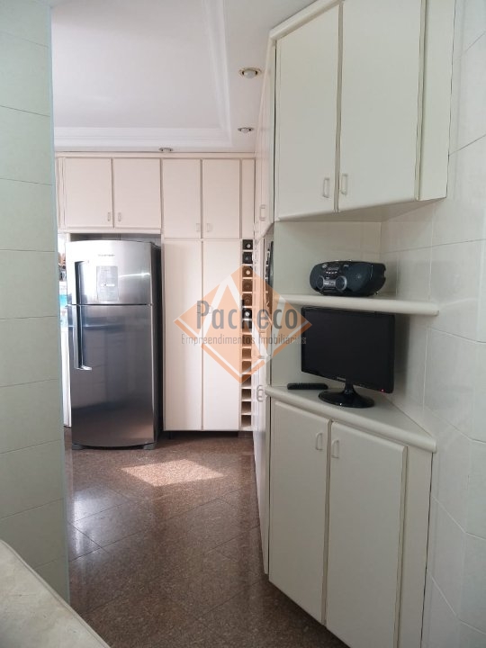 Apartamento à venda com 3 quartos, 138m² - Foto 19