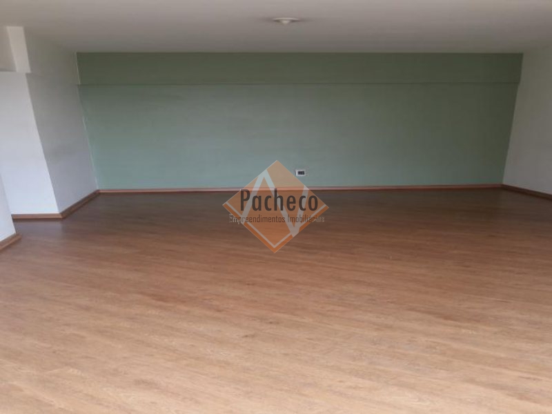 Apartamento à venda com 3 quartos, 74m² - Foto 2