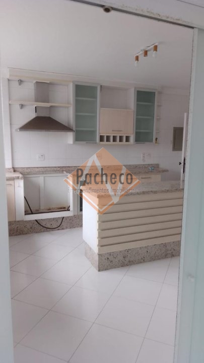 Apartamento à venda com 3 quartos, 130m² - Foto 2