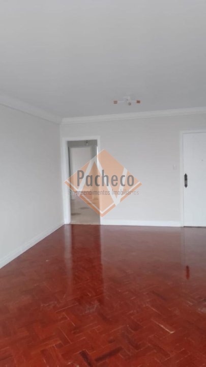 Apartamento à venda com 3 quartos, 130m² - Foto 4