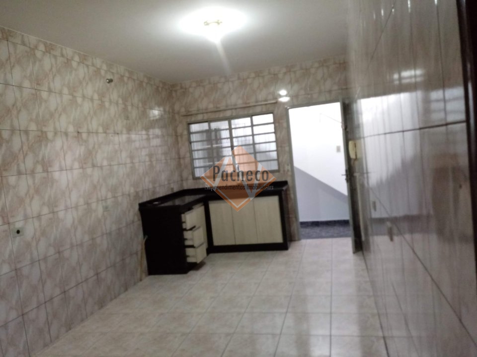 Sobrado à venda com 3 quartos, 240m² - Foto 11